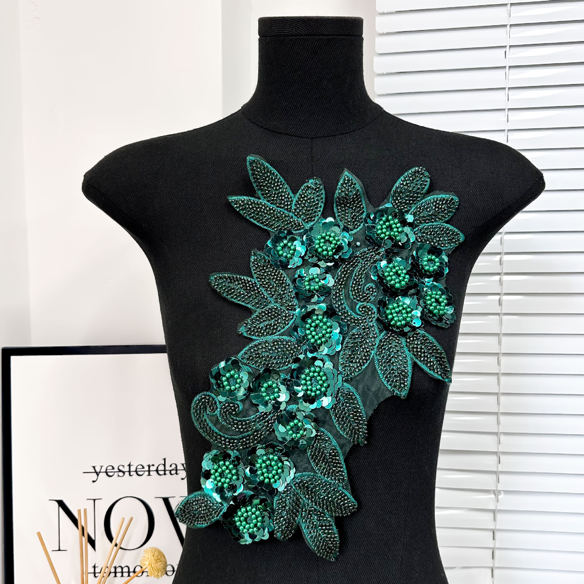Nuevo transfronterizo de la industria pesada clavos cuentas cuentas sequillas flor tridimensional encaje vestido de boda vestido vestido de rendimiento vestido pegatinas de flores