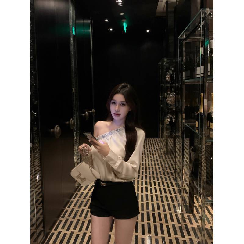 重工镶钻斜肩长袖衬衫女春季套头衬衣设计高级感小众气质缎面上衣|undefined