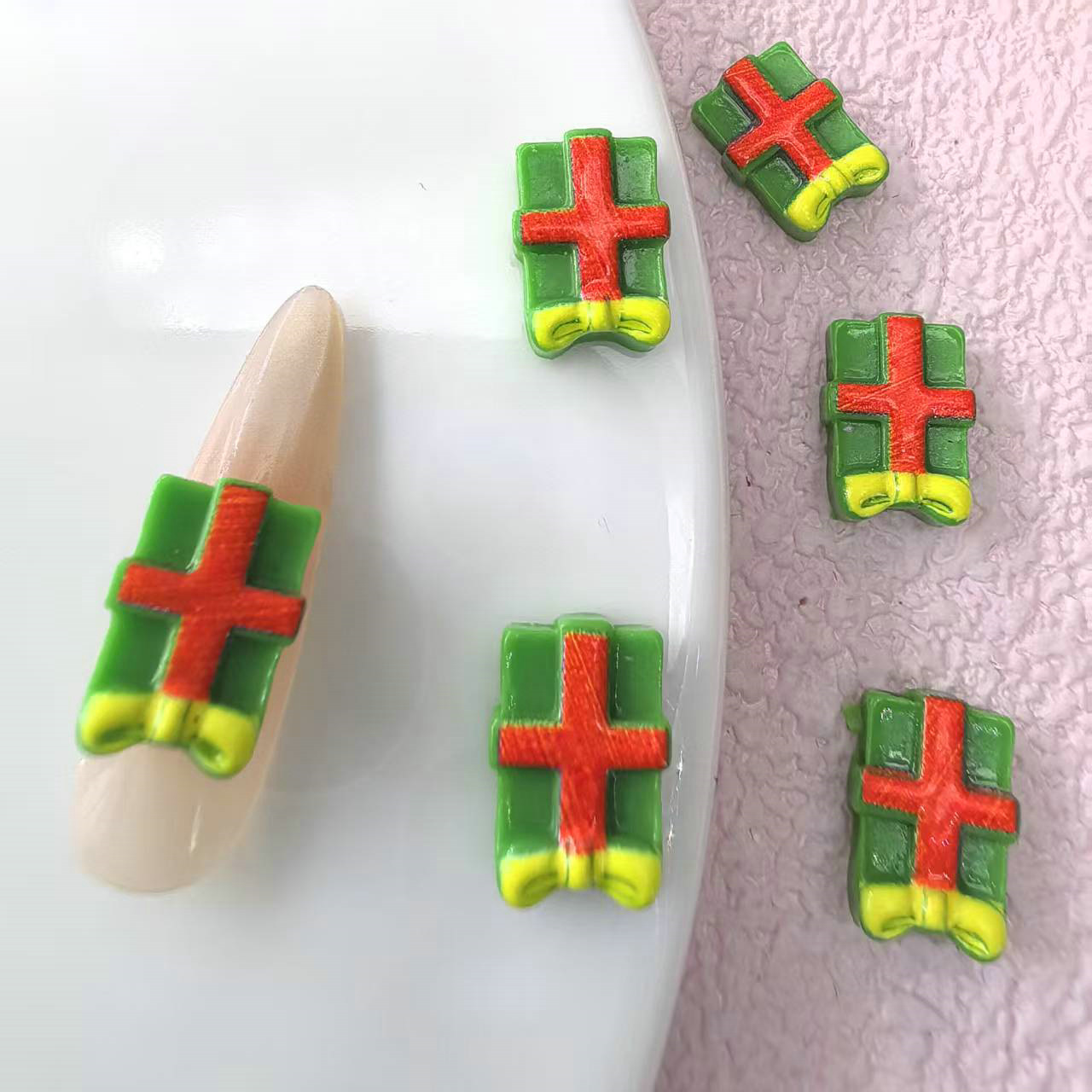 圣诞用品圣诞树圣诞甜甜圈圣诞节袜子美甲饰品批发美国欧洲韩国澳