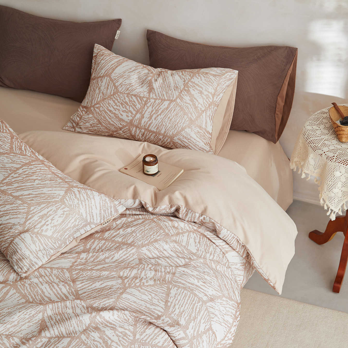 Luz de lujo algodón abrasivo cama de cuatro piezas de algodón puro 2025 nuevo colchón cuatro estaciones cama universal sábanas de tres piezas de conjunto