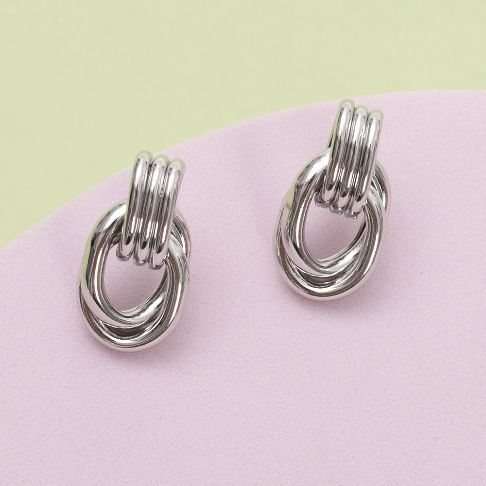 fashionable retro earrings