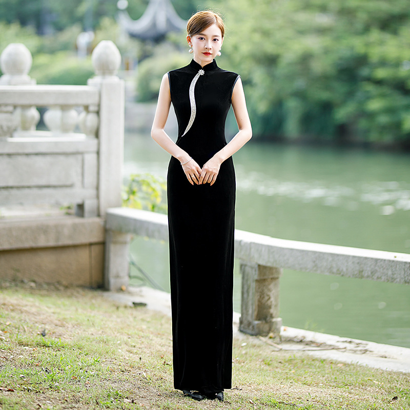 Sleevless, black