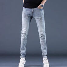 �ļ�����͹����f�\ɫţ��ѝ�г��Ə�������С�_�߶˴̽����e��ѝ