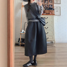 2025新款大码灰色毛呢花苞半身裙女梨型身材遮胯显瘦中长款a字裙