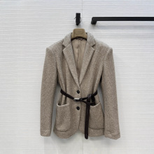 气质通勤时尚大口袋长袖系腰带收腰显瘦后领铜链装饰针织西装外套