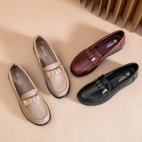 Mom's shoes spring and autumn genuine leather soft sole non-slip middle-aged and elderly women's shoes flat sole work comfortable black