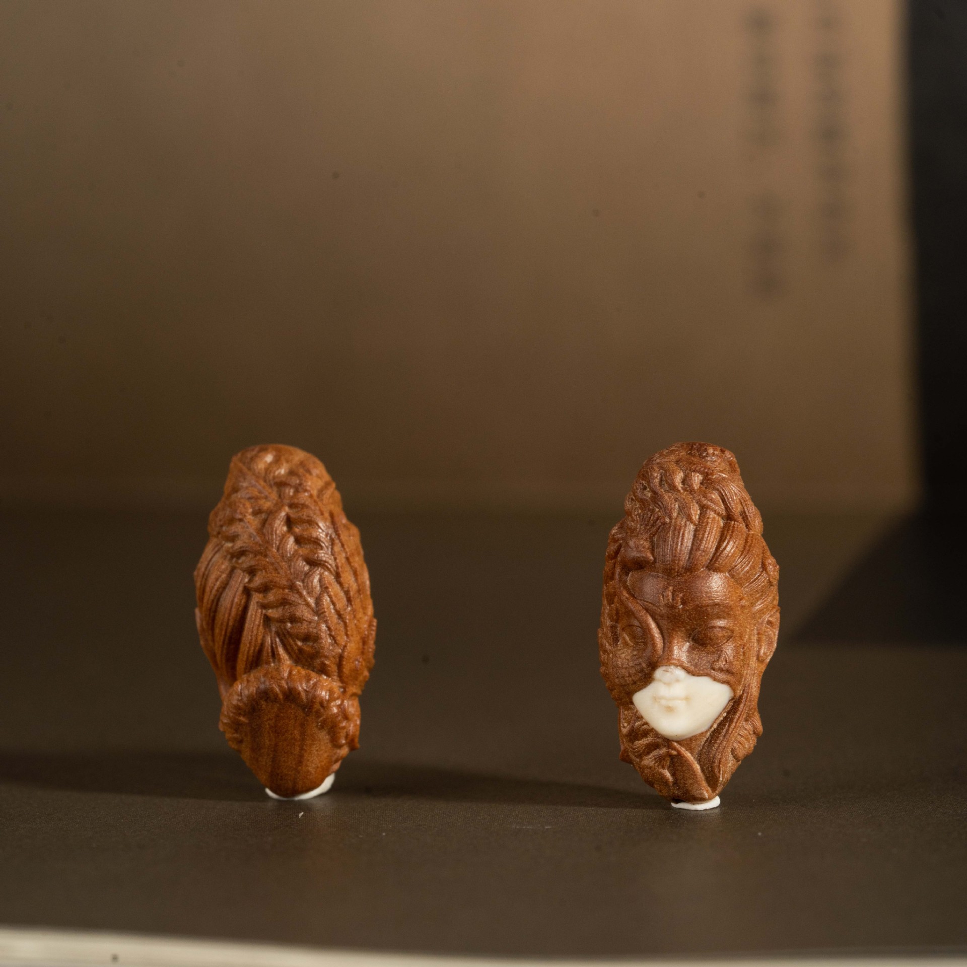 Natural Laoshan sandalwood carving inlaid with mammoth ivory, refrigerator magnets, decorative beads, accessories, Buddhist beads, decorative pendants