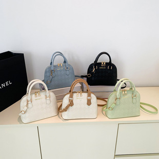 Fashionable one-shoulder bag with diamond pattern, shoulder bag, 2023, city style