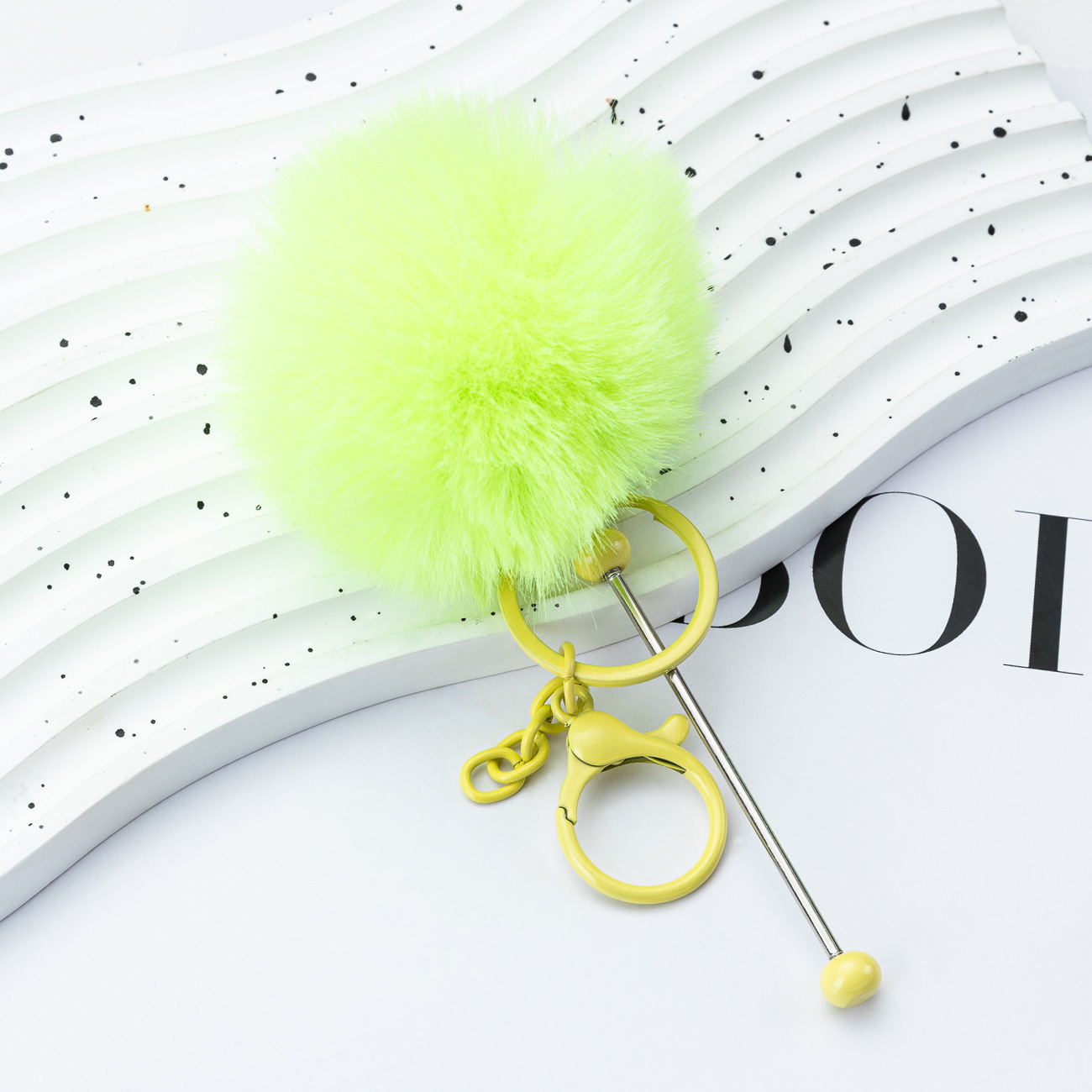 Nuevo DIY cuentas bola de peluche creativo colgante de peluche colgante de llaves de belleza corazón de peluche llaves de peluche