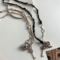 复古独特编织绳爱心字母钥匙吊坠纯手工编绳毛衣链轻奢小众项链女