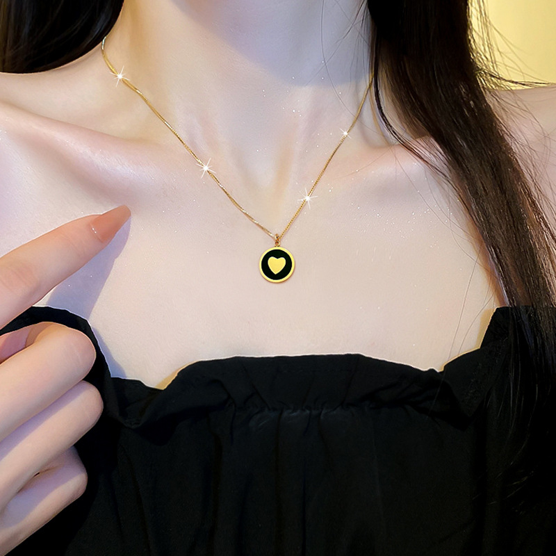 Fashion Round Heart Shape Titanium Steel Pendant Necklace Colorza_colorza_5