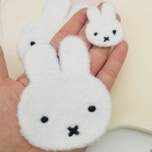 热销可爱刺绣兔子服饰diy饰品配件衣服手套手机壳玩偶配饰批发