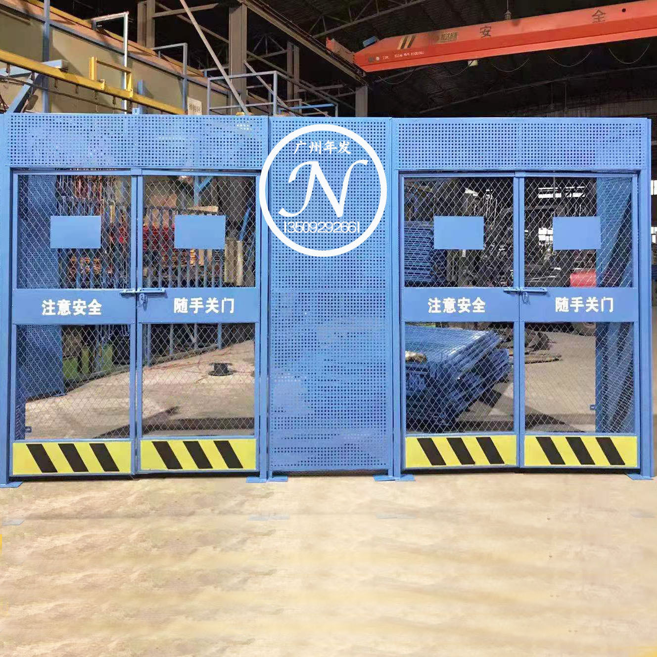 施工楼层防护电梯门 阳台安全防护栏 冲孔板电梯门 广东厂家