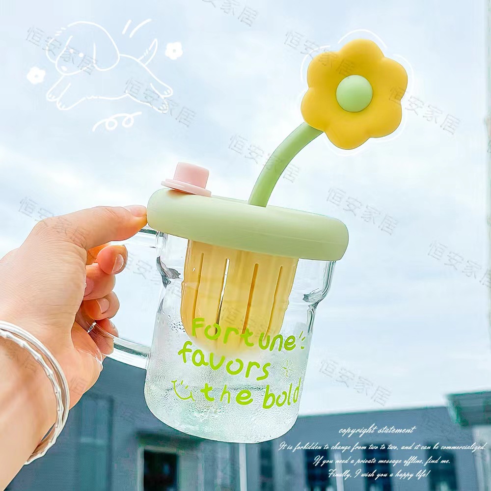 연한 초록색