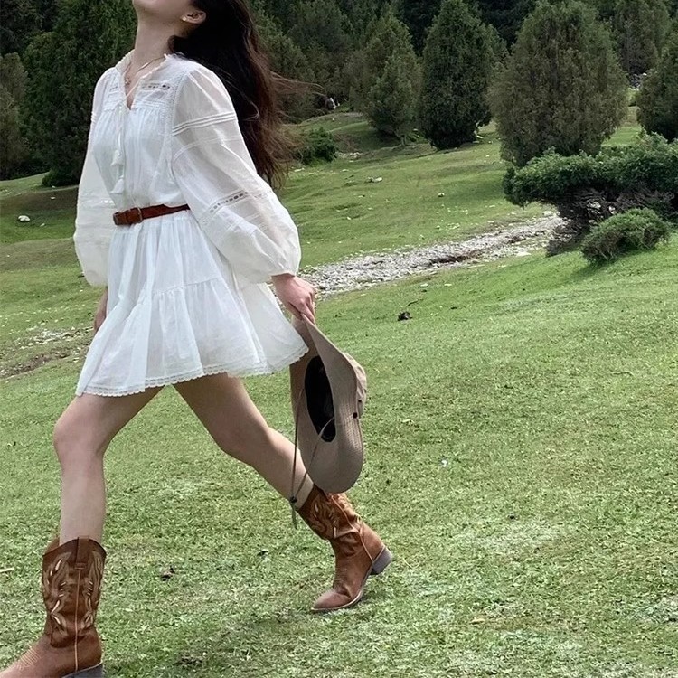 여성용 자수 웨스턴 카우보이 부츠 2025 새로운 에스닉 스타일 나이트 부츠 레트로 롱 부츠 브라운 다용도 마틴 부츠