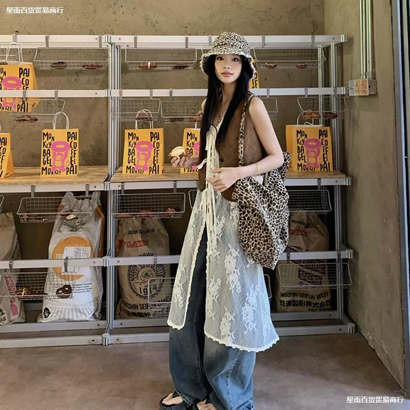 Жилет в римском повседневном стиле + слегка прозрачный кружевной длинный кардиган на шнуровке