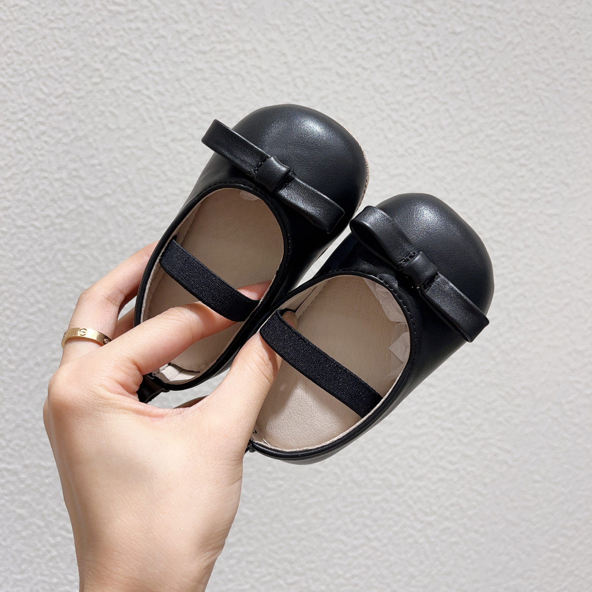 INS otoño bebé niña estilo coreano zapatos de cuero niña princesa retro todo partido zapatos individuales antideslizante zapatos de suela blanda zapatos de niño