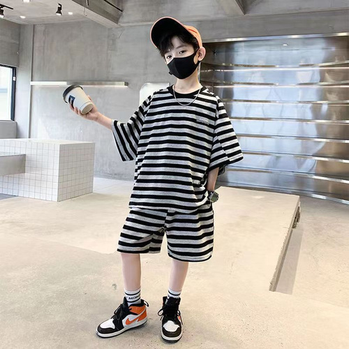 Boys' summer clothing, handsome striped thin sports suit,  medium and large children's loose T-shirt, five-quarter pants, two-piece trendy set