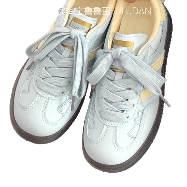 Nicho encantador color de verano 2026 nuevos zapatos cómodos zapatos deportivos casuales pequeños zapatos blancos para estudiantes zapatos versátiles