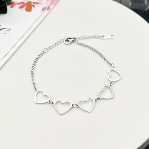 European and American cross-border minimalist hollow heart bracelet personalized accessories AliExpress best-selling versatile heart-shaped creative wholesale