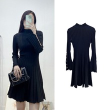 南油高端女装法式赫本风针织小黑裙显瘦气质收腰长袖半高领连衣裙