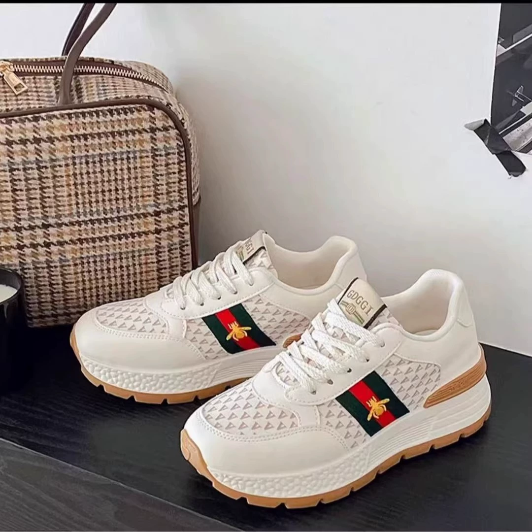 Новая ретро папочка обувь весной 2025 года