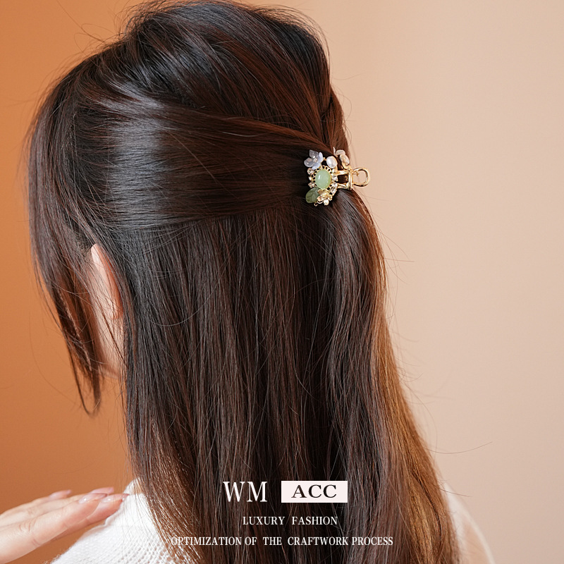 Flores de goteo de aceite Xiangyun perlas bordas clip de agarre nuevo clip de tiburón de estilo chino detrás de la cabeza de alta sensación adornamiento para el cabello de la marea nacional image 4