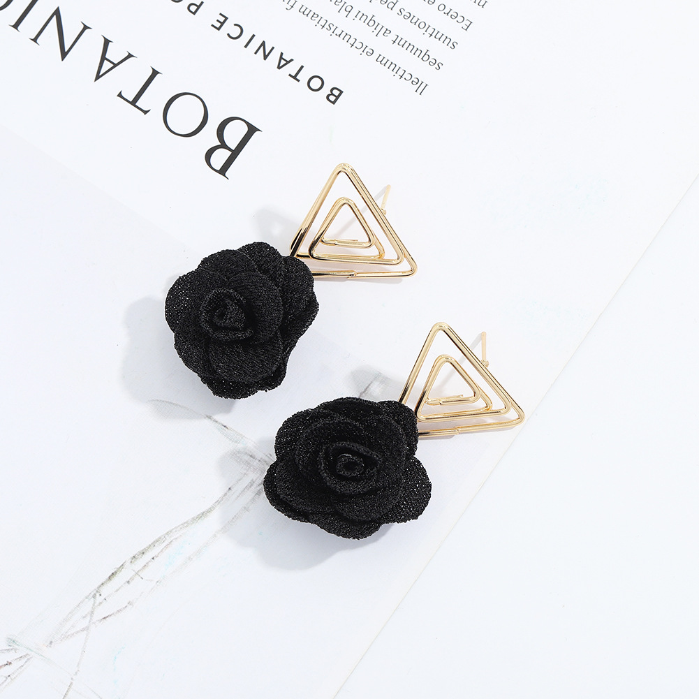 Korea New Retro Triangle Earrings display picture 10