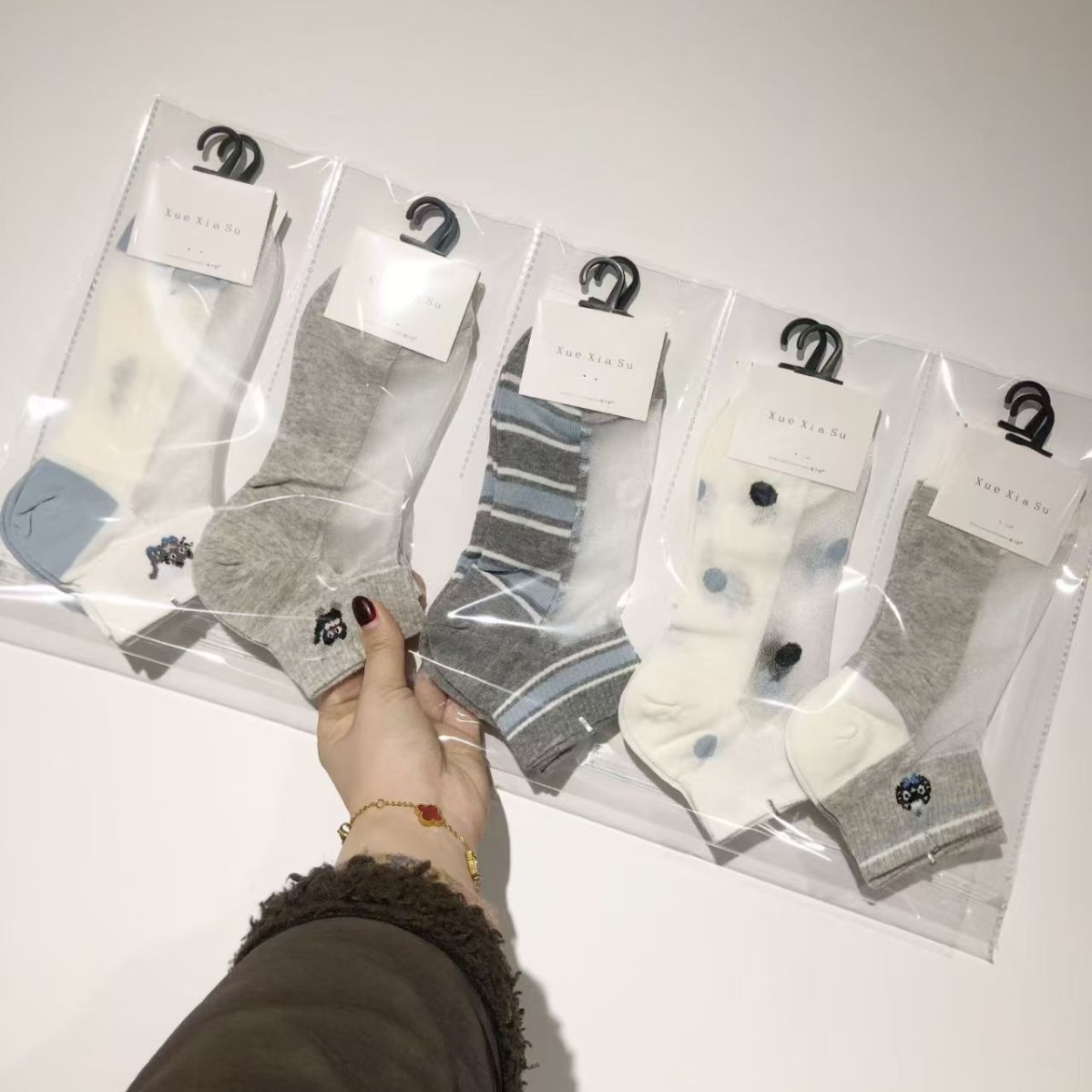 Women's Socks Summer Thin Boat Socks Crystal Silk Breathable Sweat-Absorbent Sports Women's Socks Spring and Summer New Women's Socks Versatile