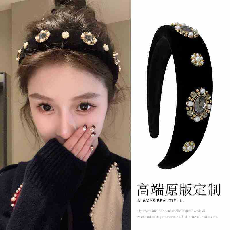 super fashionable ~ black velvet rhinestone pearl headband light luxury heavy industry high skull top headband hair accessories new high sense