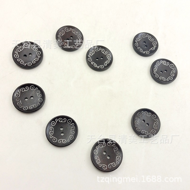 Botones de madera de 30mm patrón de flores negras artesanías de madera botones DIY botones decorativos de dos ojos 50 piezas un paquete