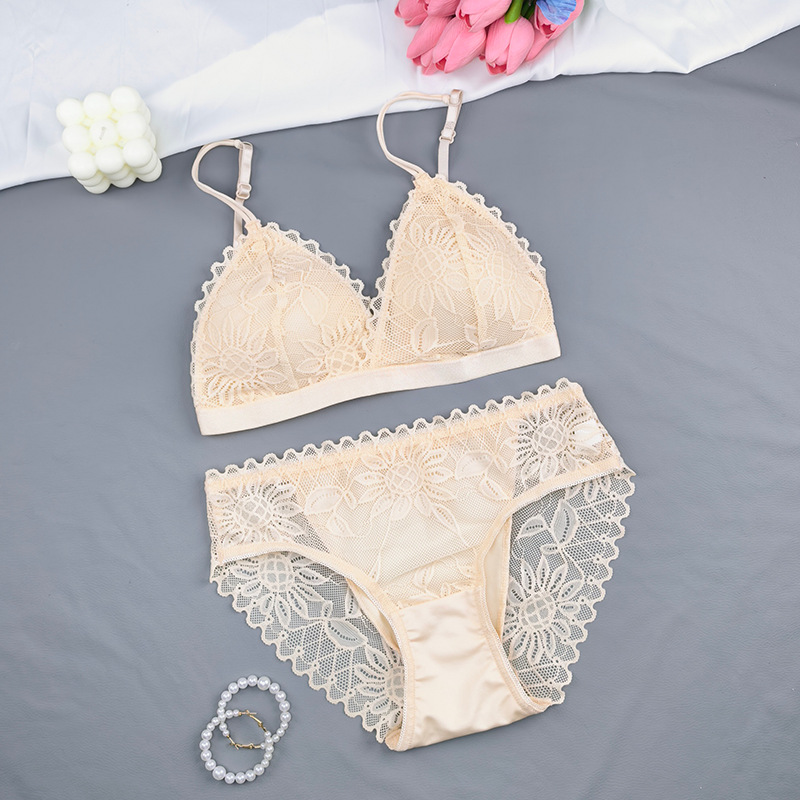 Conjunto de sujetador de copa triangular transfronteriza sin anillo de acero de hebilla de una sola fila de cinturón para limpiar el pecho de encaje sexy envuelto en el pecho de la mujer