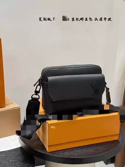 Genuine Leather Crossbody Messenger Bag for Men with Coin Pouch, European & American Fashion, Shoulder Bag