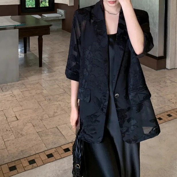 Black High-End Casual Suit Jacket for Women 2025 New Summer Thin Style This Year's Popular Design Small Suit