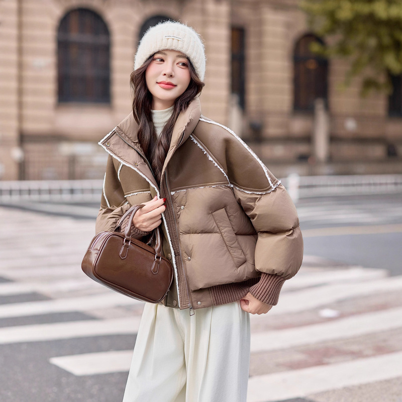 Pu Leather Splicing Stand Collar down Jacket for Women in Winter Slimming Look Design, Fashionable and Stylish Thickeneded Warm White Duck down Jacket Pu Leather Splicing Stand Collar down Jacket for Women in Winter Slimming Look Design, Fashionable and Stylish Thickeneded Warm White Duck down Jacket