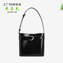 ���e�ٴ�μ���r���R���ˮͰ���r��ͨ��Ů����Ƥб����ӹ�����