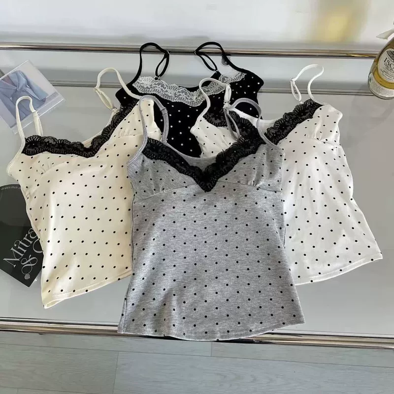 Кружевная майка (женская) с вшитыми чашками и базовыми вкладышами, V-образный вырез, приталенная
