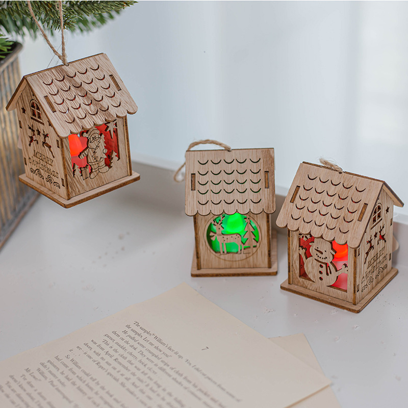 Custom DIY Navidad colgante casa pequeña de madera decoración de escritorio luminosa tridimensional árbol de Navidad colgar joyas