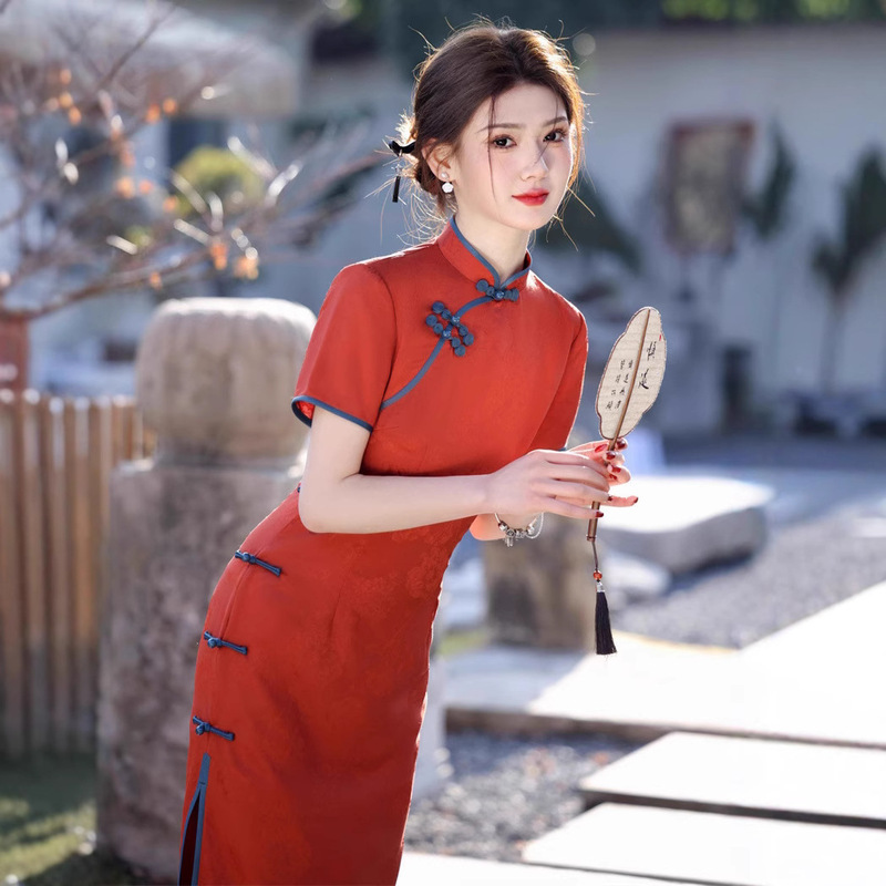 Spring and Summer 2025 New Jacquard Satin Long Cheongsam Red Engagement Wedding Toast Elegant Women's Cheongsam Spring and Summer 2025 New Jacquard Satin Long Cheongsam Red Engagement Wedding Toast Elegant Women's Cheongsam