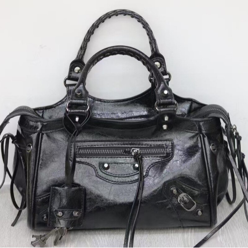 2026 New Model Ultra-Fiber Le City Bowknot Motorcycle Bag with Rivets for Hot Girls, Motorcycle Handbag and Crossbody Bag