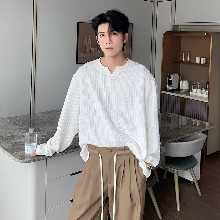 Otoño e invierno nuevo estilo camiseta de manga larga con cuello en V textura masculina avanzada principios de otoño estilo de Hong Kong marea floja comercio exterior transfronterizo al por mayor