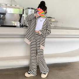 女童套装秋装2023新款儿童洋气别致潮流条纹拉链衫大童休闲两件套
