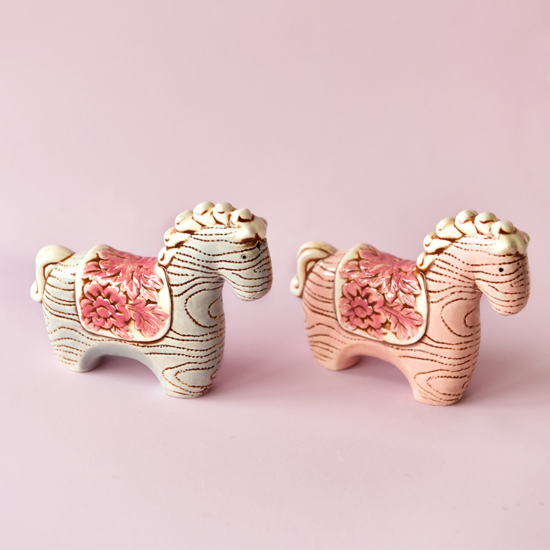 Decoración de boda con sueño como caballo Troya caballo decoración rosa cerámica pony pimienta y sal botella cocina botella de pimienta