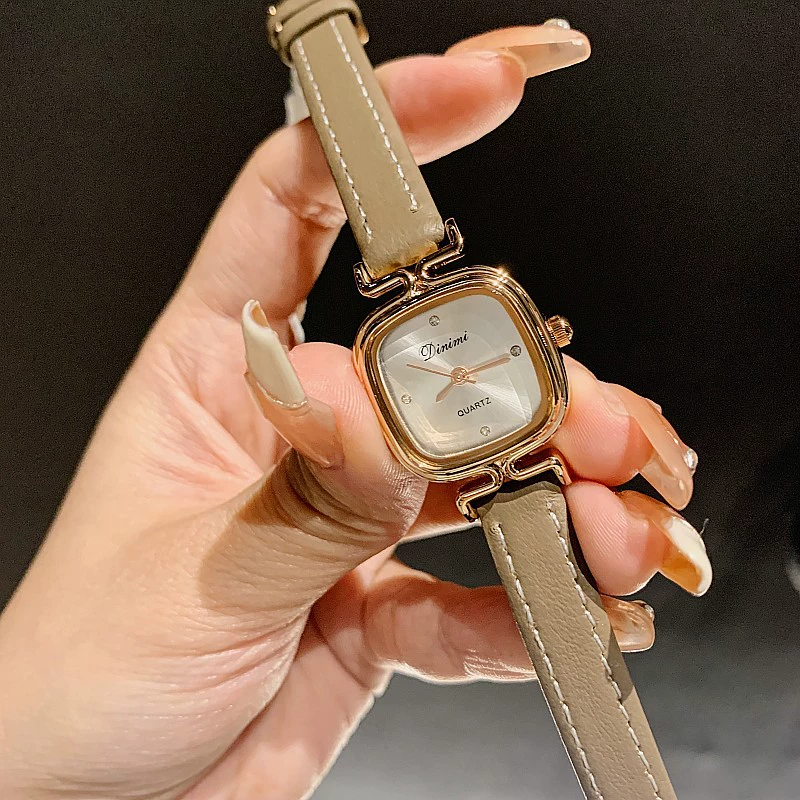 Модные retro женские часы蒂米妮, квадратные часы Swiss, золотой ремешок, простой и элегантный дизайн, яркий запоминающийся стиль, розовое золото, натуральная кожа