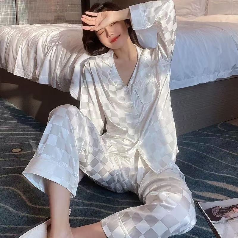 흰색 격자 무늬 이중 길이