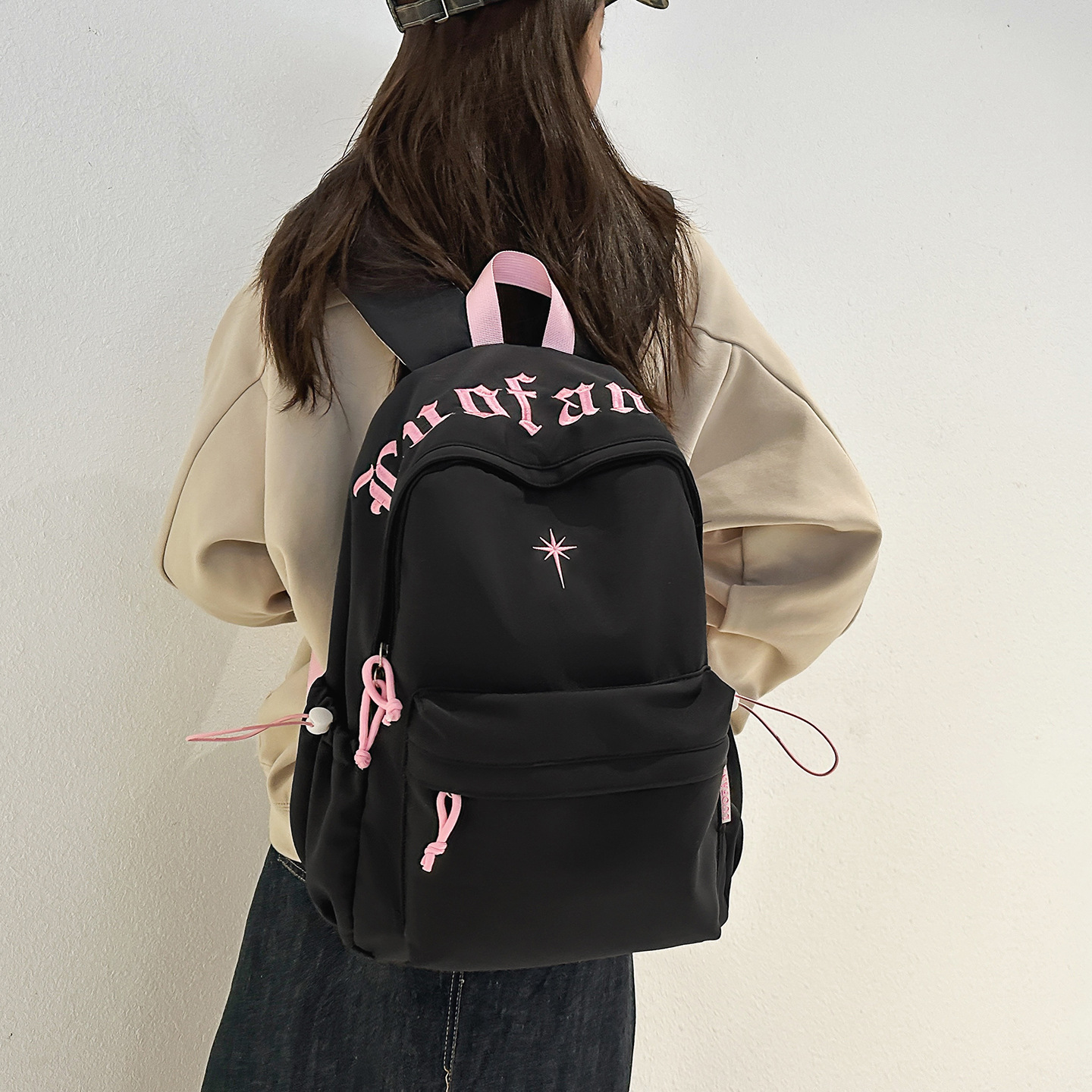 Highly Attractive School Backpack for Middle and High School Girls, Simple 2026 New Model, Niche Design, Large Capacity Backpack for Middle School Students