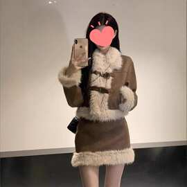 两件套秋冬新款千金风毛领咖色麂皮绒夹棉外套后开叉半身裙套装女