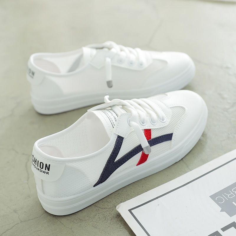 Zapatos blancos casuales universales para mujeres verano 2025 nuevos zapatos de skate transpirables de malla cómodos zapatos deportivos para mujeres