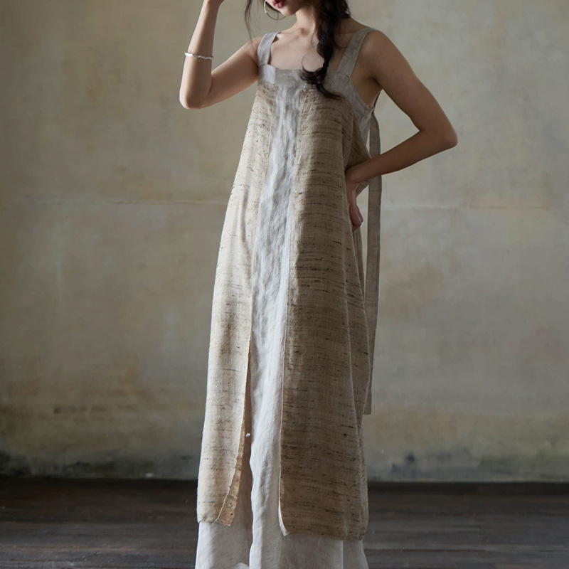 Dain fabric is an Indian imported handmade fabric made of wild tussah silk and French imported linen | Three-dimensional cut camisole Dain fabric is an Indian imported handmade fabric made of wild tussah silk and French imported linen | Three-dimensional cut camisole