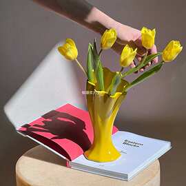 多巴胺样板间亮装饰花餐桌陶瓷花瓶黄喇叭花器装饰民宿形摆件客厅